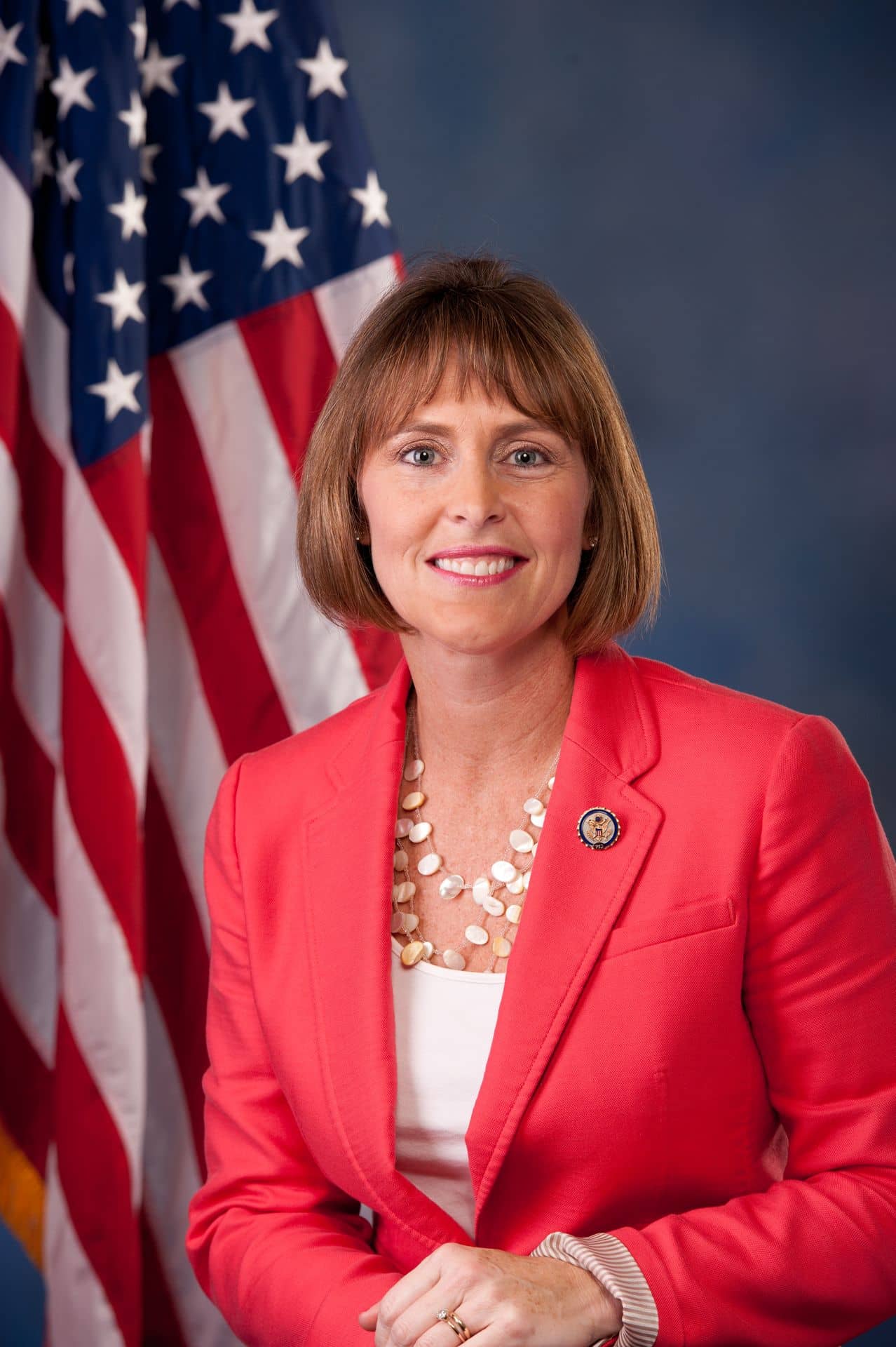 Kathy Castor and Mike Beltran enter final stretch of a tight race in a redrawn, Trump-leaning Tampa district